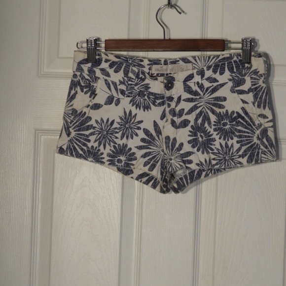 Hollister Pants - Hollister denim shorts size 1